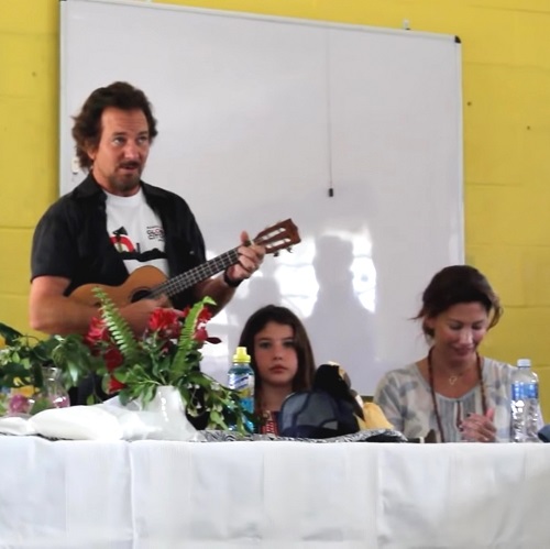Eddie Vedder insieme al Walmer High School Choir in Sudafrica