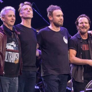 Pearl Jam, Ten Club celebrates Christmas with #10DaysOfPJ