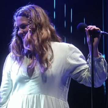 VIDEO: Olivia Vedder canta My Father’s Daughter dal vivo all’Ohana Festival