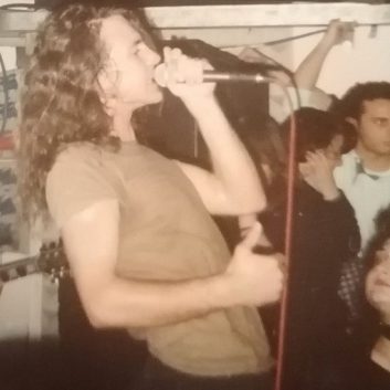 30 anni fa il primo concerto italiano dei Pearl Jam: una galleria di foto inedite