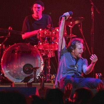 Pearl Jam | 12/05/2022 Oakland Arena, Oakland, CA