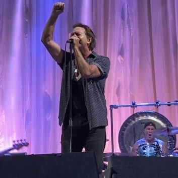 Eddie Vedder | 01/10/2022 The Ohana Festival, Dana Point, CA