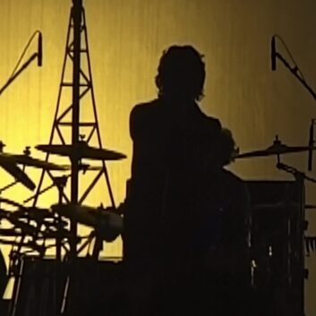 Pearl Jam shares never-before-seen Do The Evolution video from Melbourne ‘98
